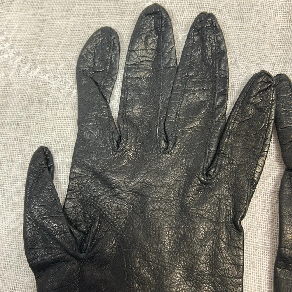Vintage Regency for Alexander’s made in Italy leather gloves with beaded details